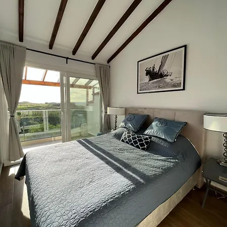 Breath Taking Seaview At Lighthouse بافوس