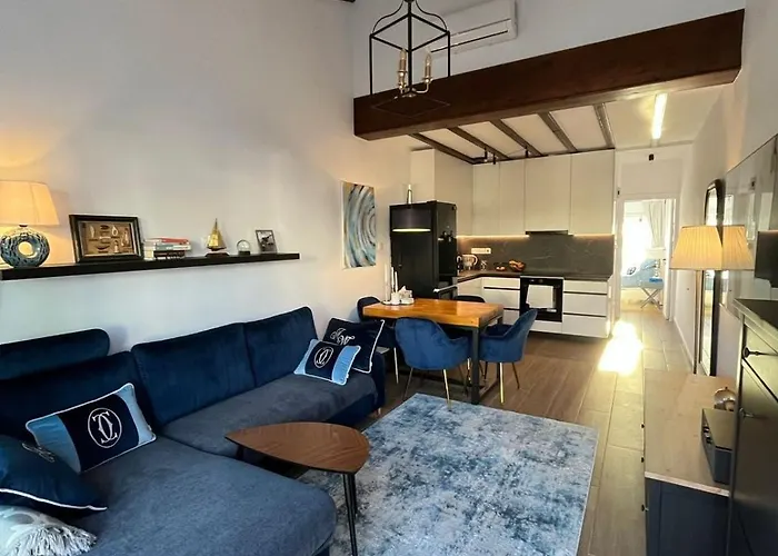 Breath Taking Seaview At Lighthouse Apartament Pafos